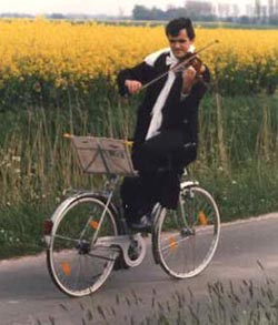 BIKE VIOLIN resized 600
